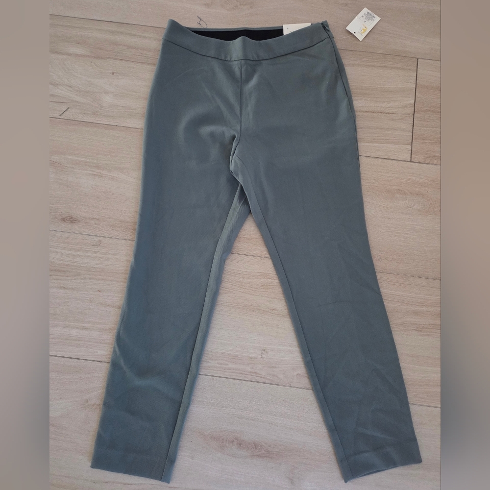 New Day Women’s Skinny/Stretch High-Rise Fitted Hip/Thigh Olive Pants Size 8-R